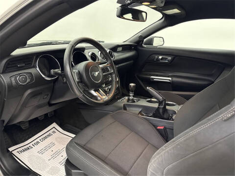 2017 Ford Mustang V6