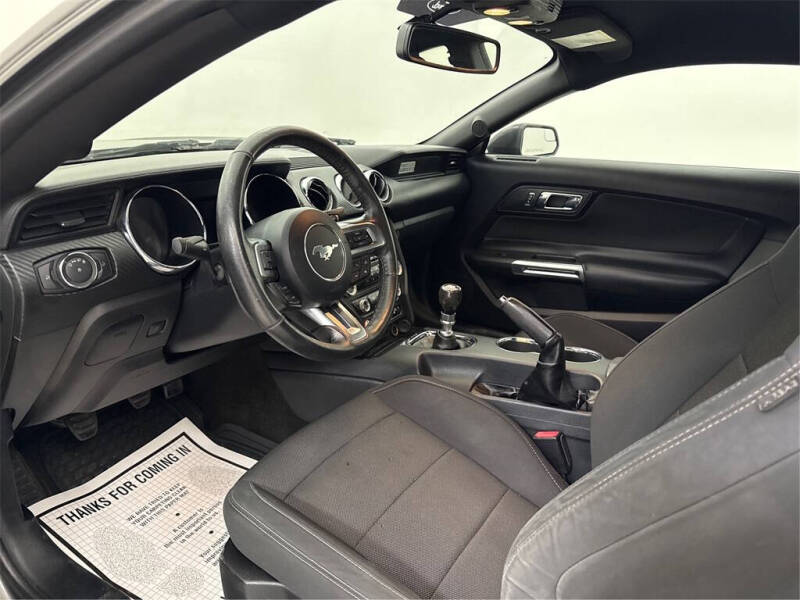 2017 Ford Mustang V6