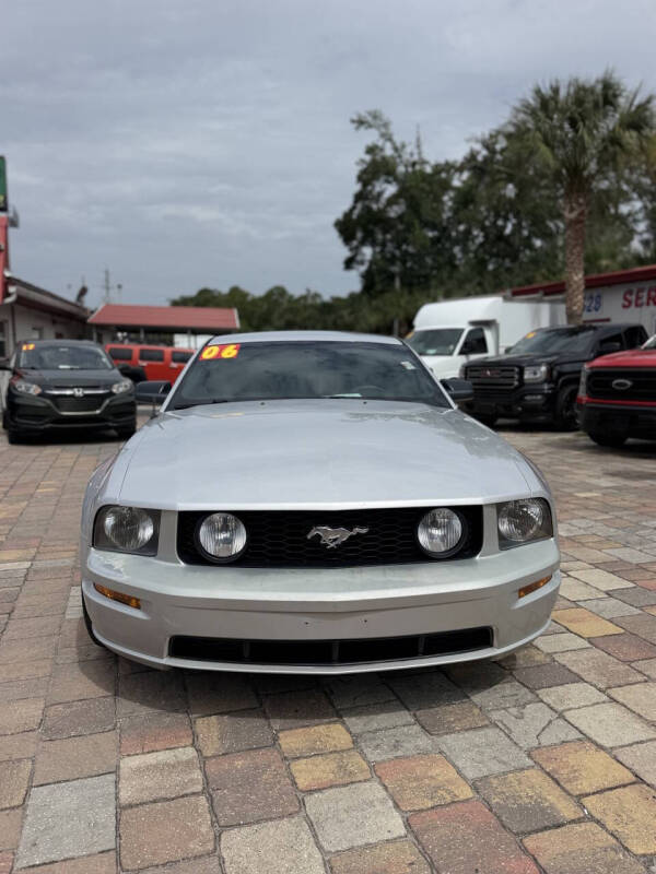 2006 Ford Mustang GT Deluxe