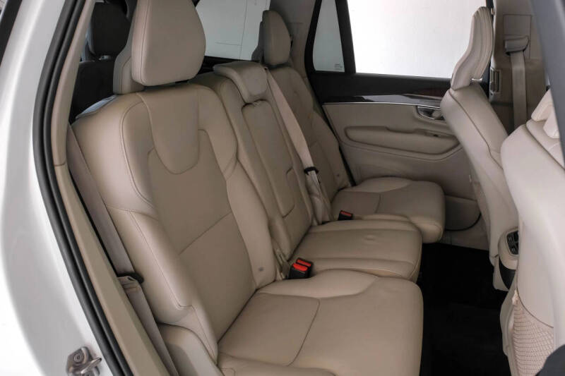 2019 Volvo XC90 T5 Momentum