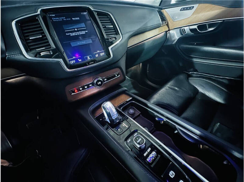 2016 Volvo XC90 T8 eAWD Inscription