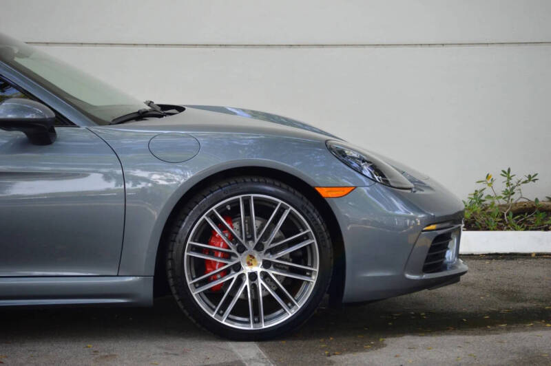 2025 Porsche 718 Cayman S