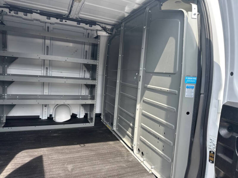 2021 GMC Savana 2500