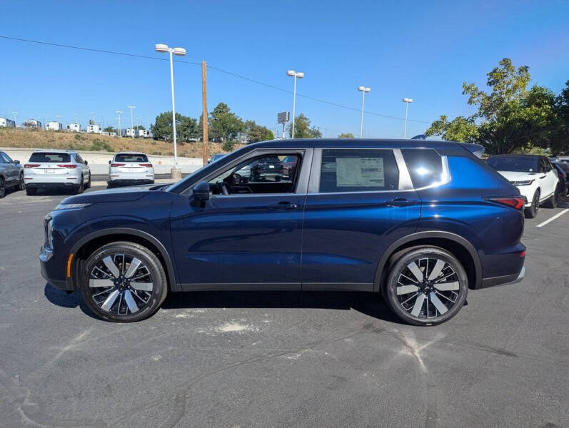 2025 Mitsubishi Outlander SE