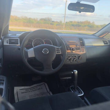 2011 Nissan Versa 1.8 S