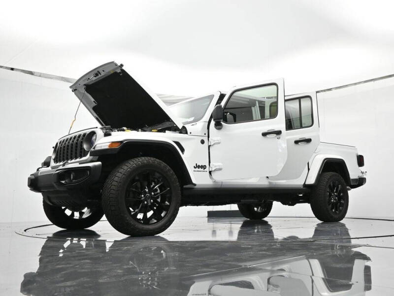 2025 Jeep Gladiator NightHawk