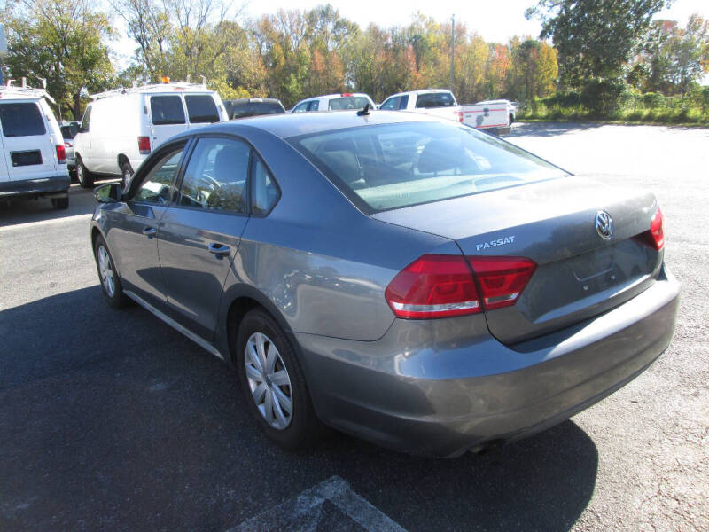 2013 Volkswagen Passat S photo 7