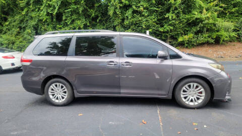 2011 Toyota Sienna XLE 8-Passenger