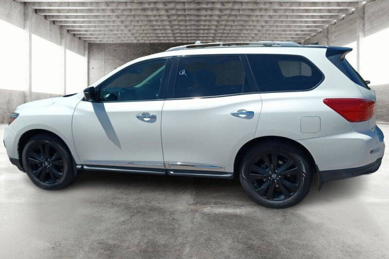 2017 Nissan Pathfinder Platinum