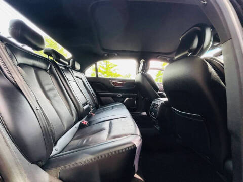 2018 Lincoln Continental Select