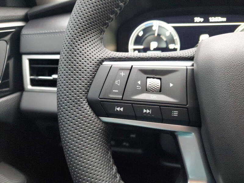 2025 Mitsubishi Outlander Plug-in Hybrid SE - Photo 22