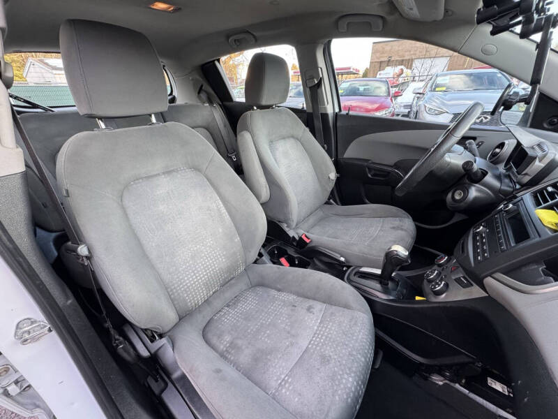 2016 Chevrolet Sonic LS Auto