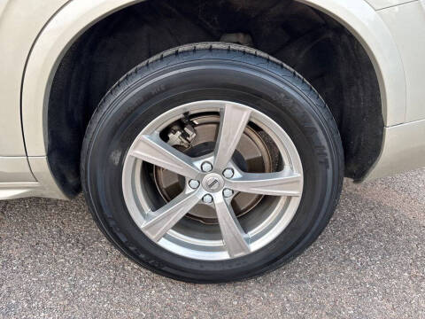 2016 Volvo XC90 T5 Momentum