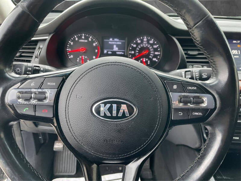 2017 Kia Cadenza Premium