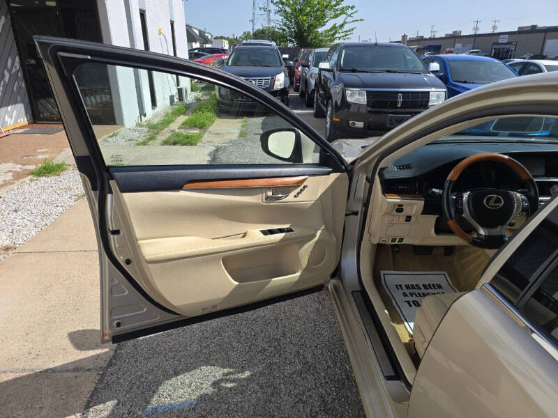 2013 Lexus ES 300h