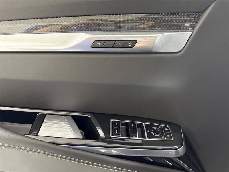 2025 Cadillac Escalade-V ESV