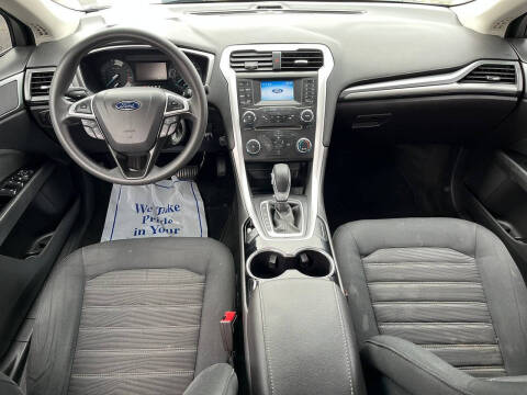 2016 Ford Fusion SE
