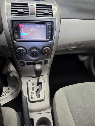 2013 Toyota Corolla LE