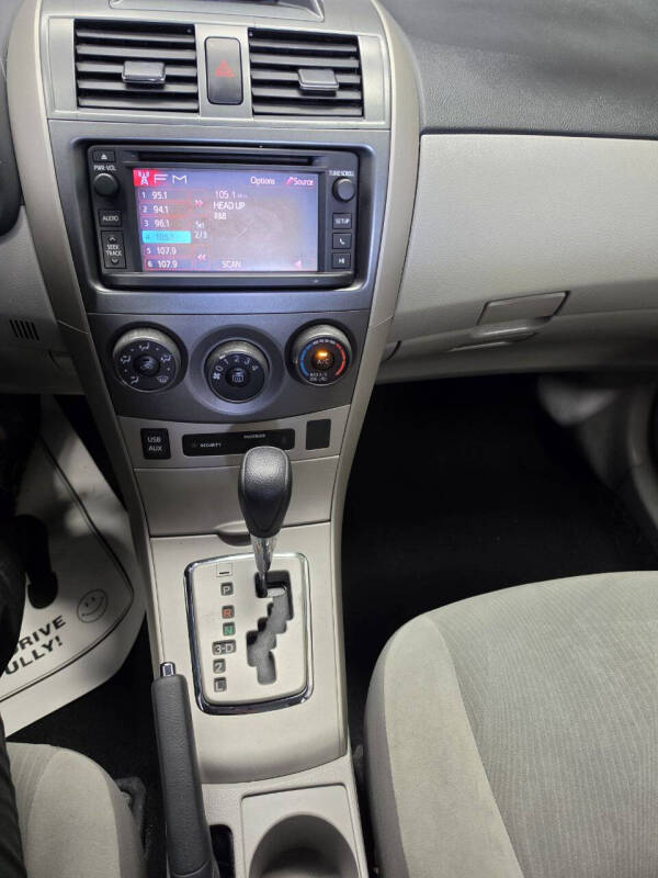 2013 Toyota Corolla LE
