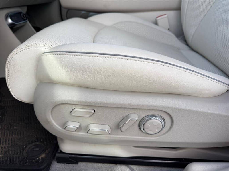 2024 Genesis GV60 Advanced