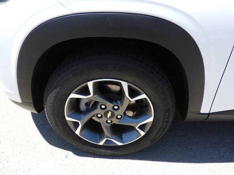 2025 Chevrolet Trax LS