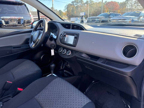 2016 Toyota Yaris 3-Door LE