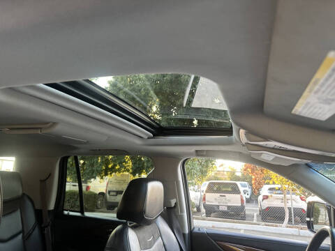 2016 Cadillac Escalade Luxury Collection