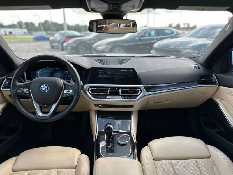 2022 BMW 3 Series 330e