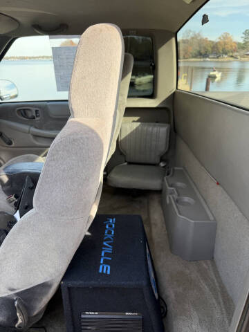 2002 Chevrolet S-10 LS