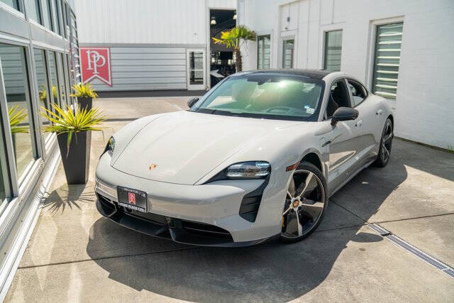 2021 Porsche Taycan 3