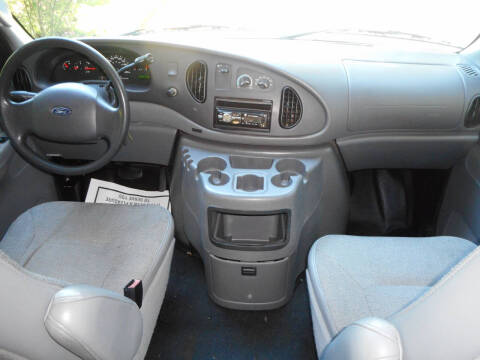 2004 Ford E-Series E-350 SD