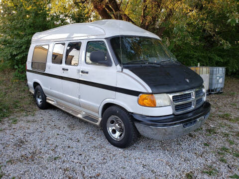 2001 Dodge Ram Van for sale at MEDINA WHOLESALE LLC in Wadsworth OH