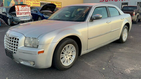 2010 Chrysler 300 for sale at 911 AUTO SALES LLC in Glendale AZ