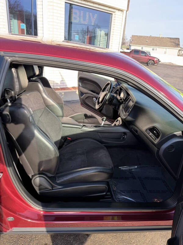 2018 Dodge Challenger 392 HEMI Scat Pack Shaker