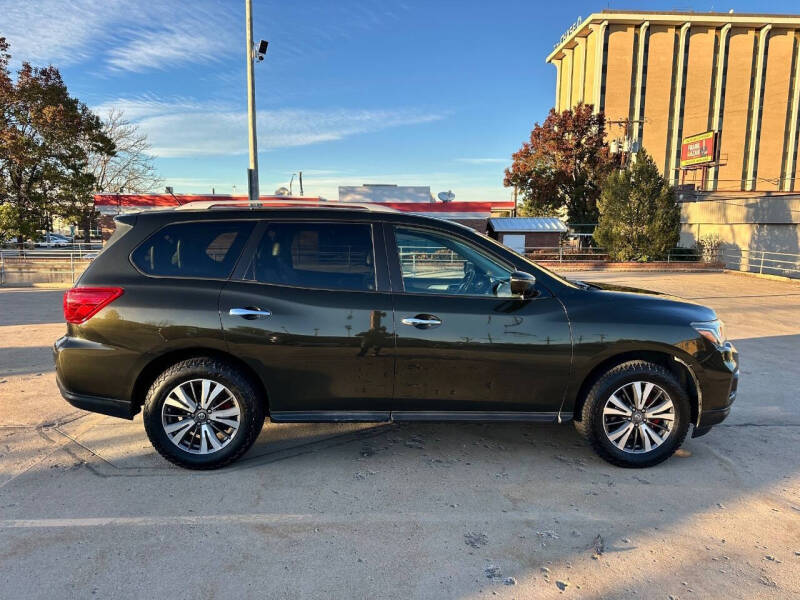 2017 Nissan Pathfinder SL