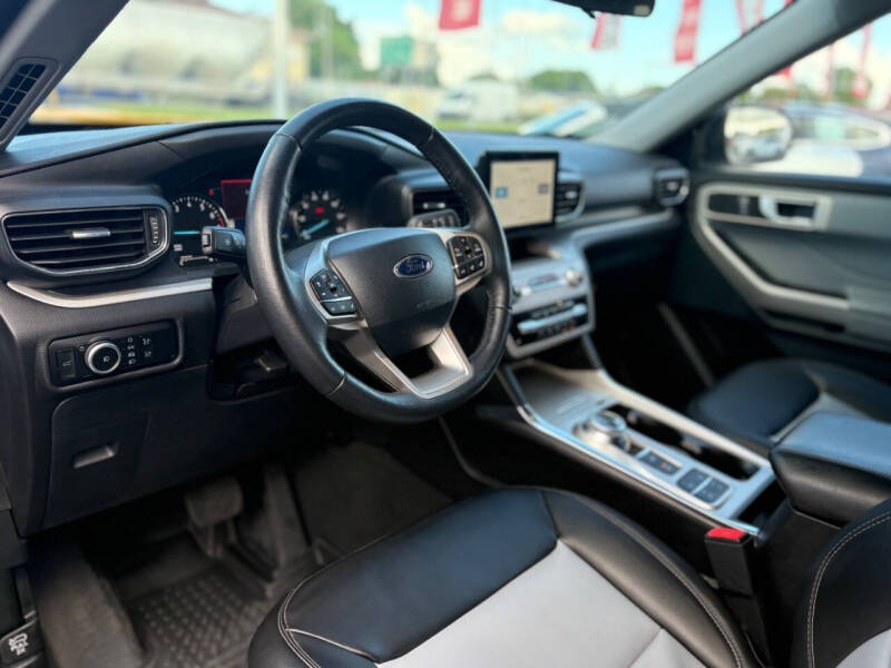 2024 Ford Explorer XLT