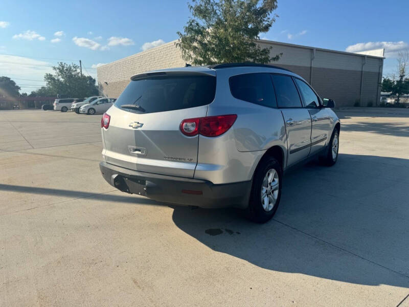 2011 Chevrolet Traverse LS