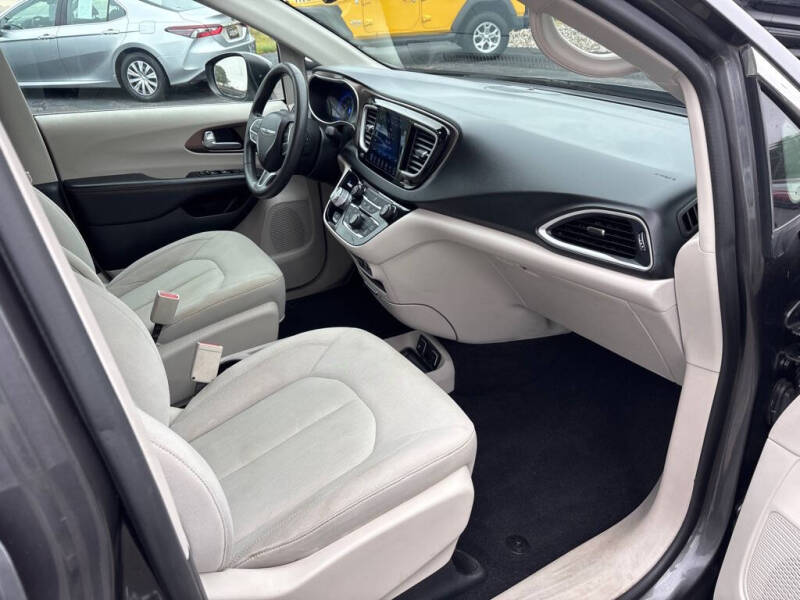 2017 Chrysler Pacifica Touring