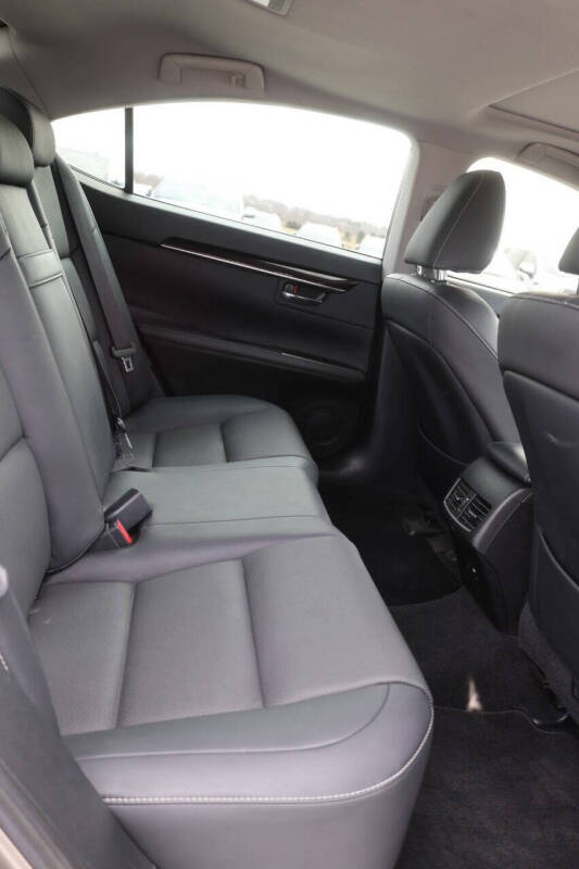 2018 Lexus ES 300h