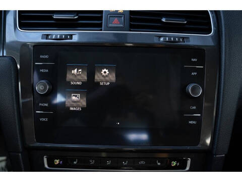 2017 Volkswagen e-Golf SEL Premium