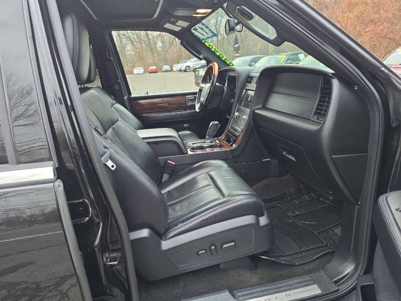 2017 Lincoln Navigator Select