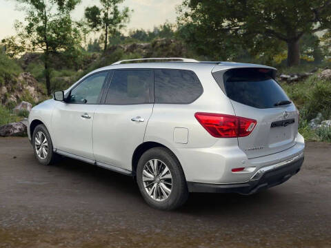 2020 Nissan Pathfinder SV