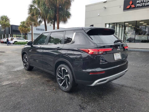 2025 Mitsubishi Outlander PHEV SE