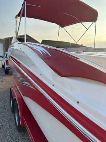 2006 Rinker 246BR