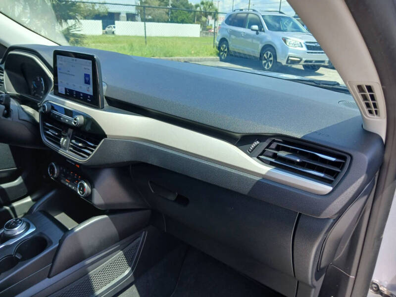 2022 Ford Escape Hybrid SEL