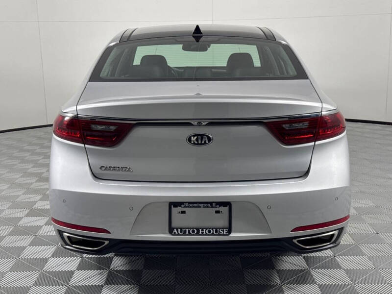 2018 Kia Cadenza Technology