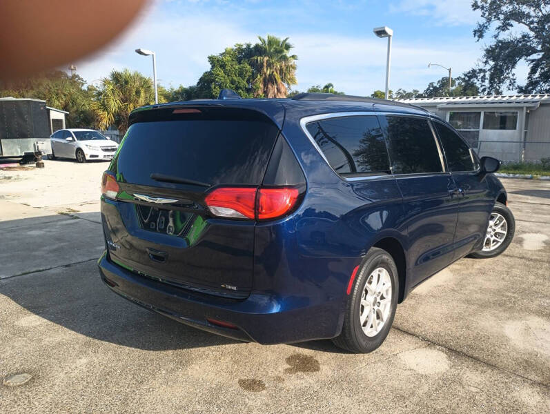 2020 Chrysler Voyager LXi