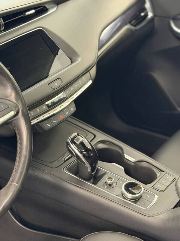 2023 Cadillac XT4 Luxury