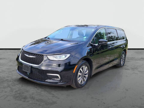 2024 Chrysler Pacifica Plug-In Hybrid Select