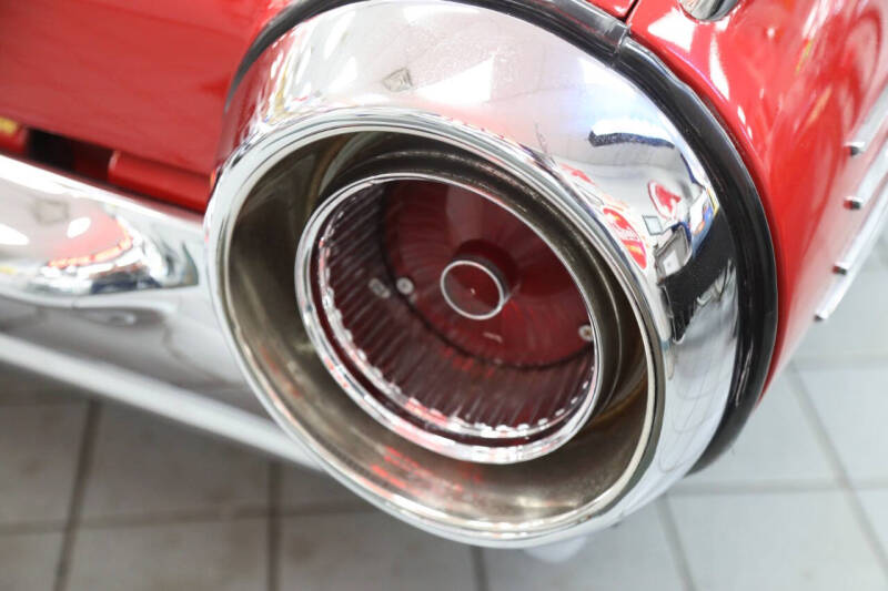 1961 Ford Thunderbird